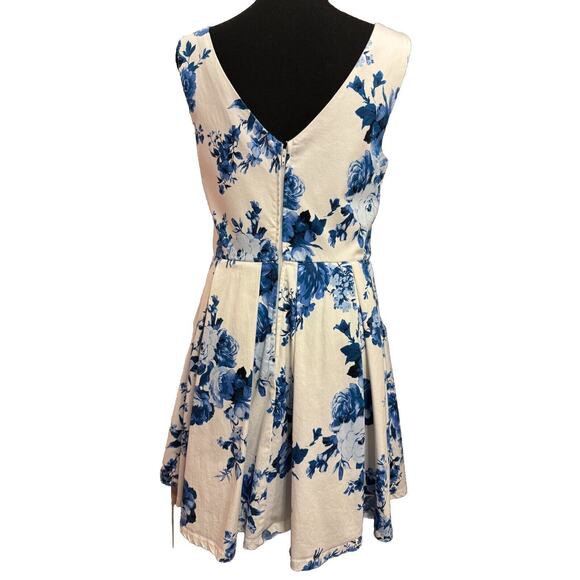 Jun And Ivy Dress Large Toile Cottage Core Coastal Blue Floral White Classic - Picture 5 of 8